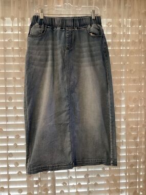 NUGGLES Women’s Medium Denim Skirt